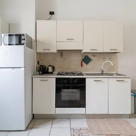 Guesthost - Comfy Nest In South Daire