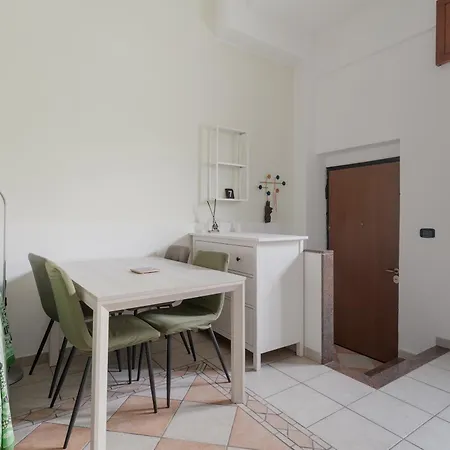 Guesthost - Comfy Nest In South